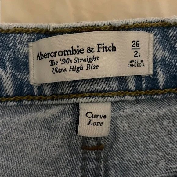 Abercrombie & Fitch Curve Love 90s Straight Ultra High Rise Jeans - Picture 3 of 6